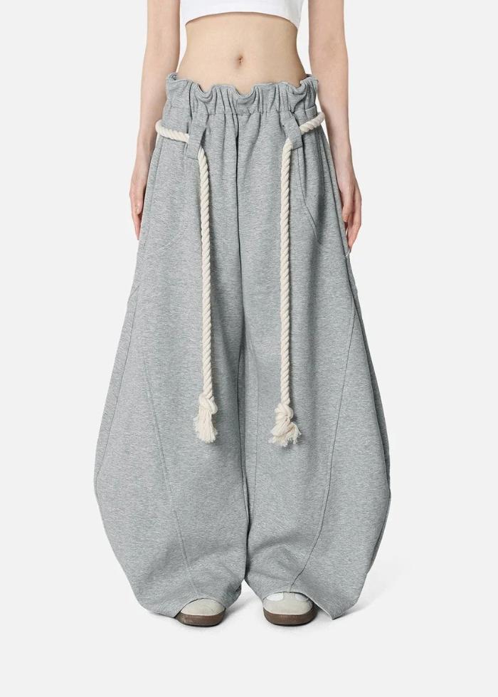 Micah | Baggy-Sweatpants für Damen mit weitem Bein, Gummizug und Schlaufenbund