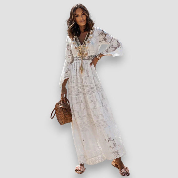 Lainey | Robe longue en dentelle à bordure ornée de pampilles