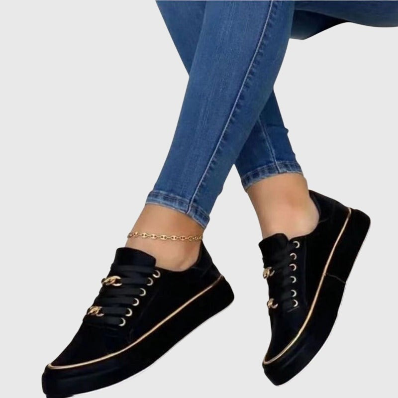 Geneviève | Wide-Toe -Up Sneakers