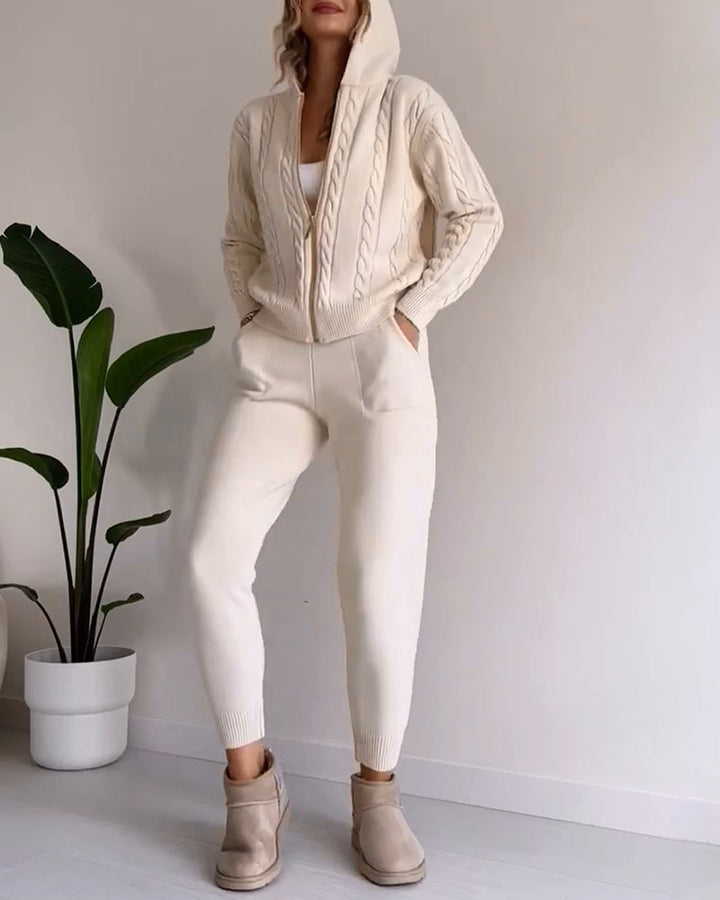 Anouk | Completo da donna con felpa con cappuccio in maglia a trecce e leggings
